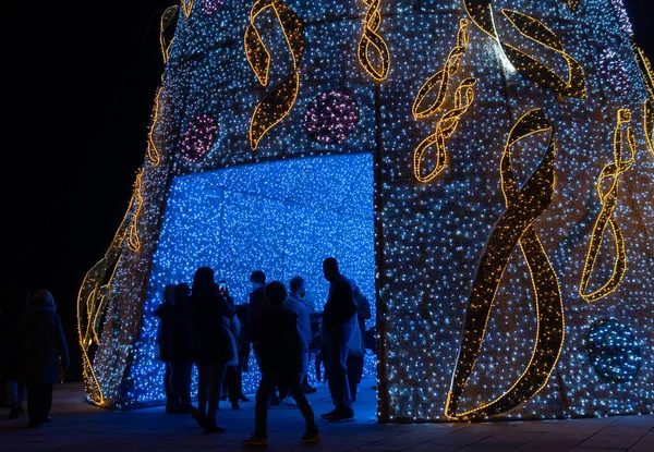 Palma Mallorca Hiszpania Styczeń 2022 Gigantyczna Choinka Oświetlona Lampkami Led — Zdjęcie stockowe