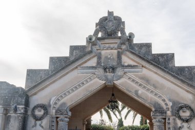 Felanitx, İspanya; 20 Ocak 2022: İspanya 'nın Felanitx kentindeki belediye Hristiyan mezarlığına giriş