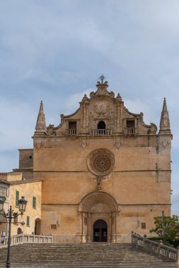 İspanya 'nın Felanitx kentindeki Sant Miquel kilisesinin ana cephesi.