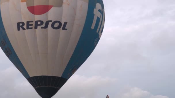 Campos Ισπανία Μάρτιος 2022 Αερόστατα Θερμού Αέρα Ένα Αγροτικό Πεδίο — Αρχείο Βίντεο