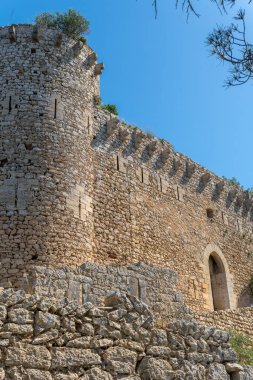 İspanya 'nın Felanitx kentindeki Castell de Santueri harabeleri.