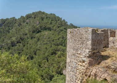İspanya 'nın Felanitx kentindeki Castell de Santueri harabeleri.