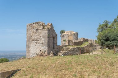 İspanya 'nın Felanitx kentindeki Castell de Santueri harabeleri.