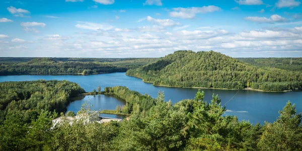 Ulusal Park 'ın güzel panoramik manzarası Hoge Kempen, Terhills, Maasmechelen, Belçika.
