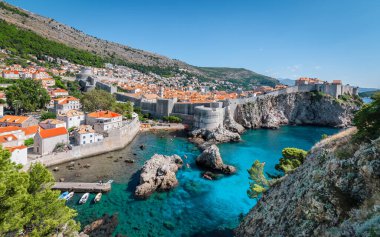 Hırvatistan 'ın Dubrovnik kentinin panoramik manzarası. Popüler seyahat hedefi.