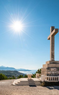 Hırvatistan 'ın Dubrovnik kentindeki tepenin zirvesine çık.