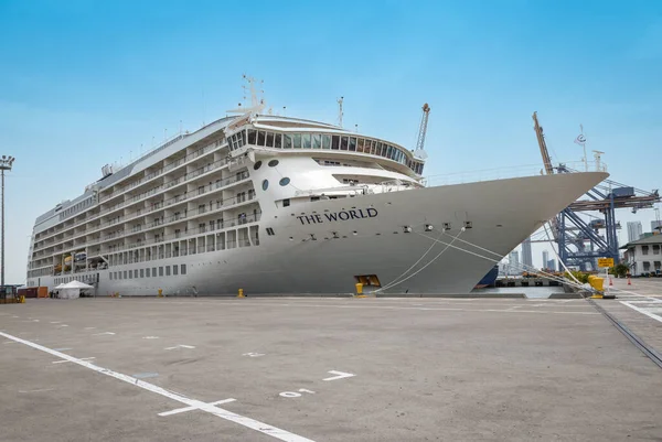 Cartagena Colombia April 2022 Luxe Residentieel Cruiseschip World Aangemeerd Pier — Stockfoto
