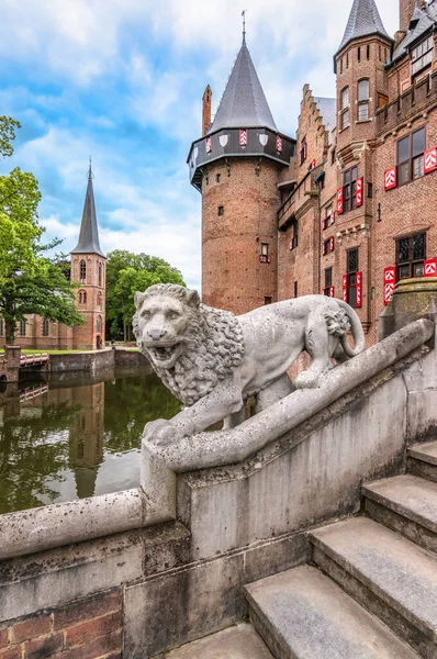 Statua Del Leone Davanti Castello Utrecht Paesi Bassi — Foto Stock