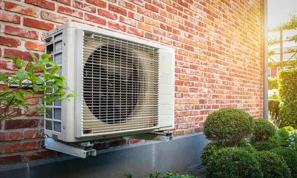 Air Conditioning Heat Pump Outdoor Unit Brick Wall — Stockfoto