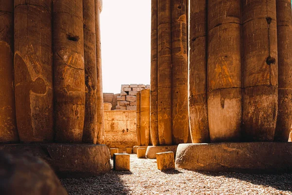 Stenen Bodems Van Enorme Oude Pilaren Luxe Tempel Egypte — Stockfoto