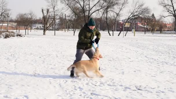 Happy Man Rest Dog Golden Retriever Male Athlete Enjoying Outdoor — Stock Video