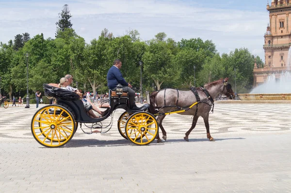 Older Couple Riding Plaza Espana Horse Drawn Carriage Seville Andalusia — Stock Photo, Image