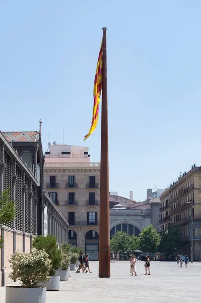 Obrovský Stožár Vlajkou Katalánska Katalánská Vlajka Ulici Barceloně — Stock fotografie
