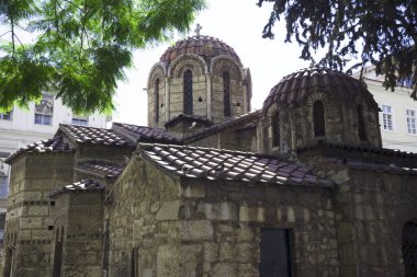 Atina, Yunanistan - 11 Eylül 2021: Atina 'daki Ermou Caddesi' ndeki eski Rum Ortodoks Kilisesi
