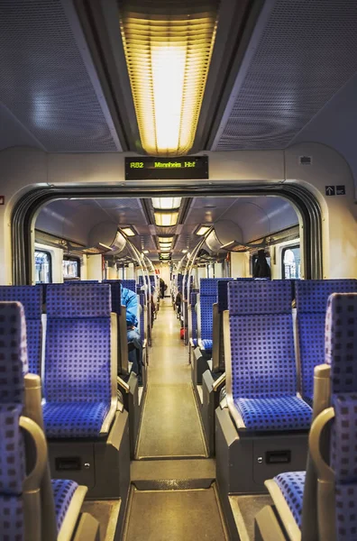 Velký Osobní Vlak Uvnitř Modrými Sedadly Německu — Stock fotografie