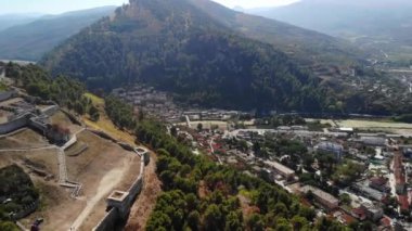 Berat Arnavutluk ve havadan kent manzarası