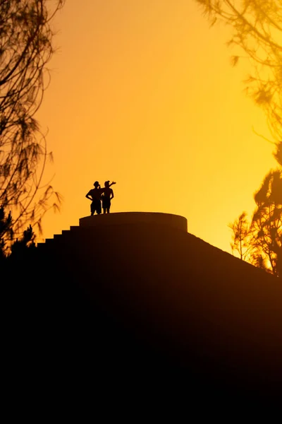 Beautiful Shot Kissing Couple Sunlight — Stock Photo, Image