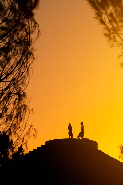 Мбаппе Сделал Снимок Целующейся Пары Солнце — стоковое фото