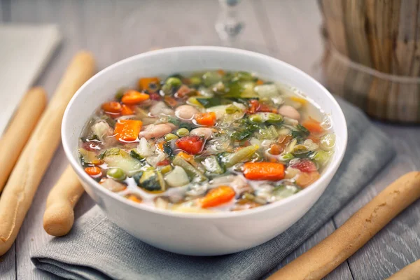 Minestrone Suppe Auf Einer Schüssel — Stockfoto