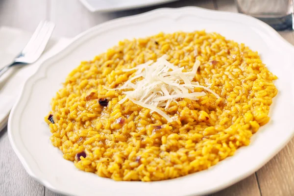 Risotto Zafferano Een Bord — Stockfoto