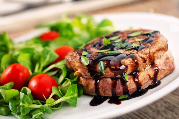 Fillet Beef Mixed Salad — Stock Photo, Image