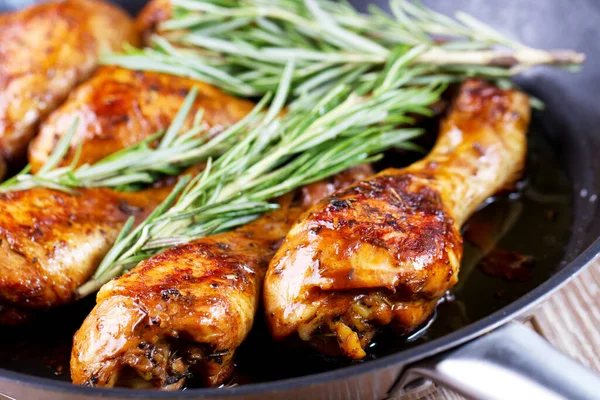 Fried Chicken Drumsticks Herbs Pan — Stock Photo, Image