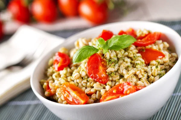 Barley Salad Pesto Sauce Tomatoes — Stock Photo, Image