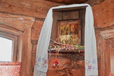 Paskalya. Söğütler. Köylü kulübesinin 