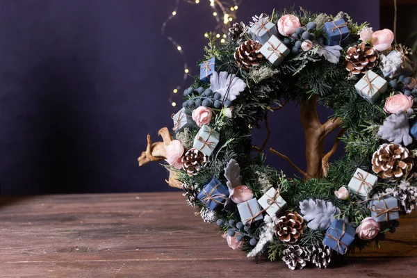 Couronne Bleue Traditionnelle Noël Sur Fond Sombre — Photo