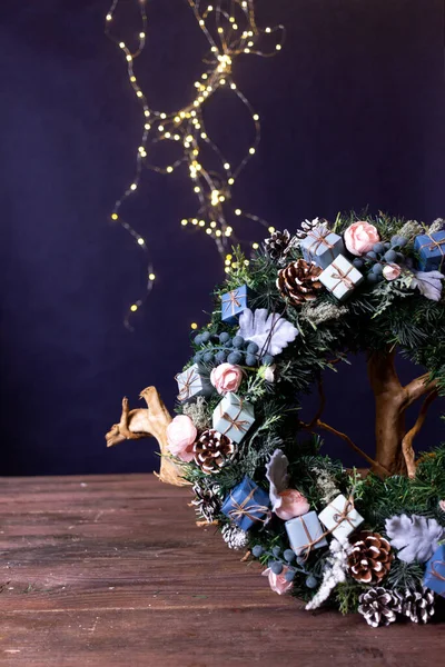 Couronne Bleue Traditionnelle Noël Sur Fond Sombre — Photo