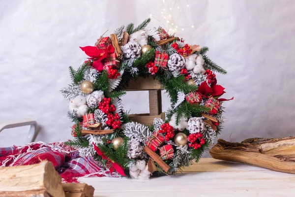 Couronne Bleue Traditionnelle Noël Sur Fond Sombre — Photo