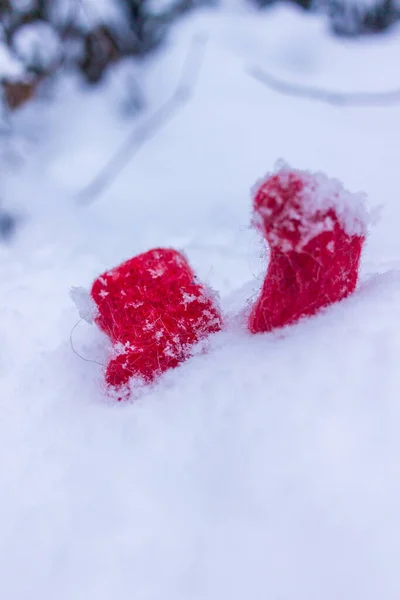 Winter Still Life Small Red Boots Snow — ストック写真