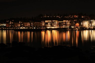 Bir marinanın gece görüşü - Lysaker
