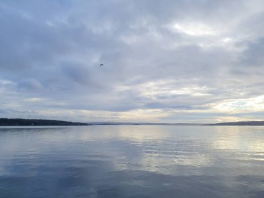 Suda gökyüzü yansıması - Lysaker
