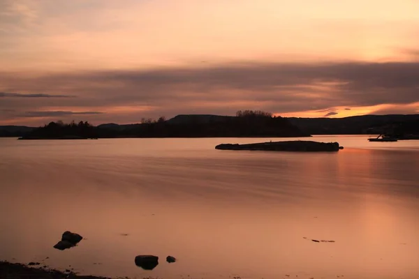 Ηλιοβασίλεμα Πάνω Από Την Ήρεμη Θάλασσα Fornebu — Φωτογραφία Αρχείου
