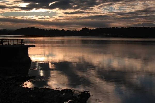 Sonnenaufgang Über Ruhigem Wasser Lysaker — Stockfoto