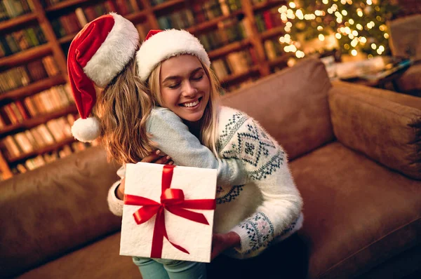 Feliz Natal Boas Festas Mãe Alegre Sua Linda Filha Menina — Fotografia de Stock