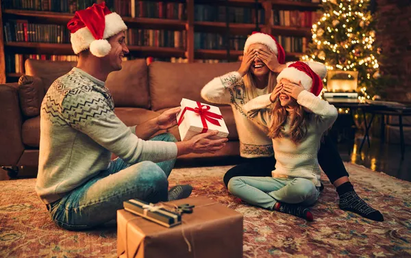 God Jul Och Gott Nytt Lycklig Familj Väntar Nyår Jultomten — Stockfoto