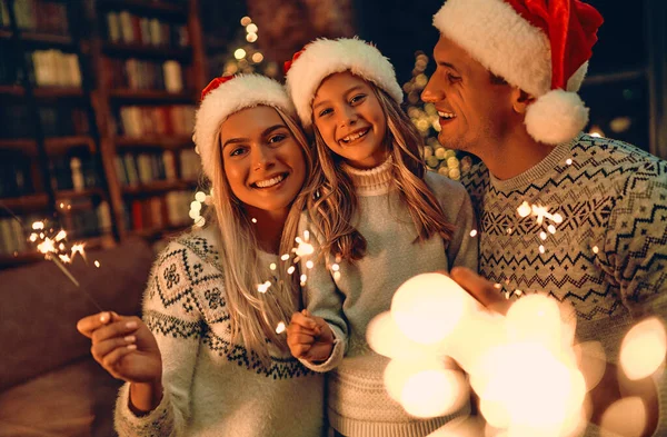 Feliz Natal Feliz Ano Novo Família Feliz Celebrando Férias Inverno — Fotografia de Stock