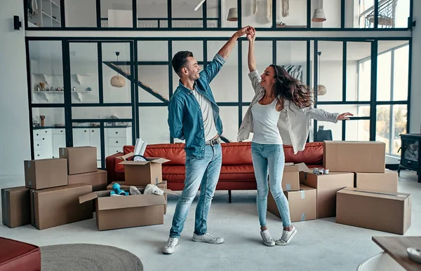 Happy Carefree Caucasian Couple First Time Home Buyers Renters Owners — Stock Photo, Image