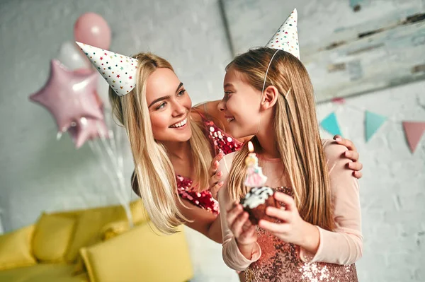Happy Birthday Girl Blowing Out Candles Birthday Cake Pretty Mom — Stock Photo, Image