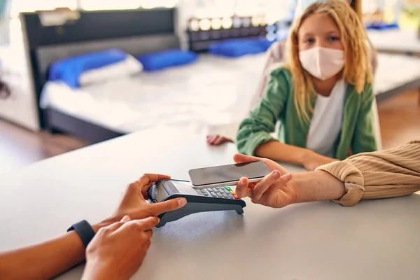 Young Happy Family Cute Daughter Protective Medical Masks Sitting Counter — Stock Photo, Image