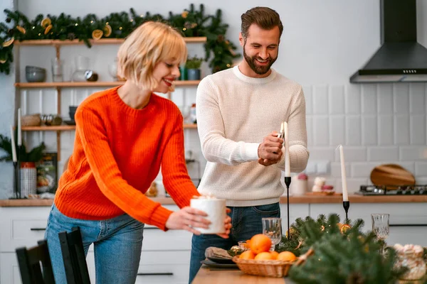 Joyeux Noël Bonne Année Jeune Couple Amoureux Dans Cuisine Prépare — Photo