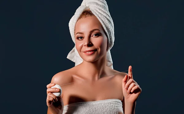 Portrait Young Attractive Woman Towel Her Head Uses Dental Floss — Stock Photo, Image