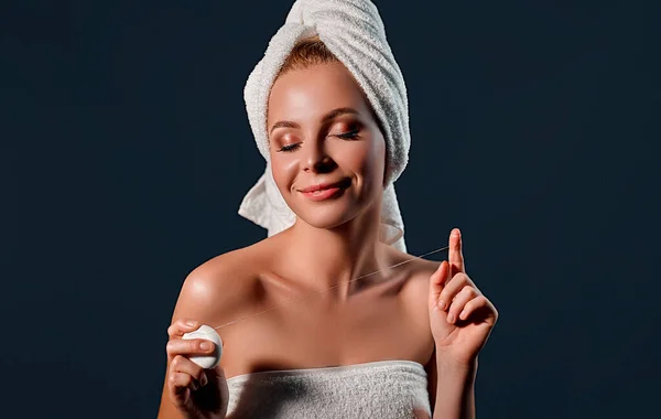 Portrait Young Attractive Woman Towel Her Head Uses Dental Floss — Stock Photo, Image