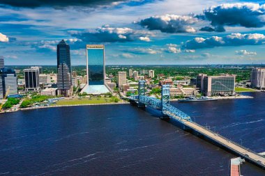 Jacksonville, Florida şehir merkezi. Ana Cadde Jacksonville Köprüsü Kenti