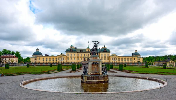 Palace Well Park Royal Estate Drottningholm Stockholm Sweden — Stock Photo, Image