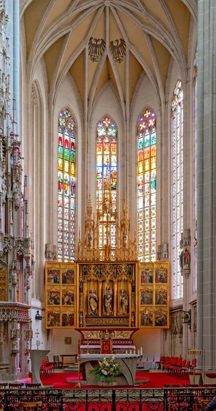 Apse Saint Elizabeth Cathedral Gothic Altar Colorful Stained Glass Windows — Stock Photo, Image