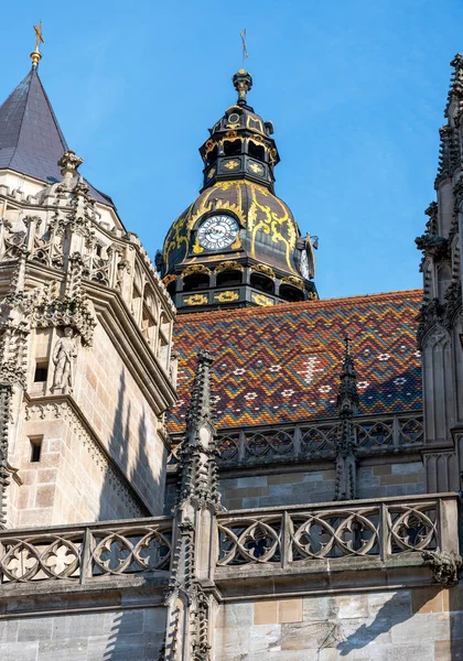 Daklandschap Met Toren Van Kathedraal Saint Elizabeth Kosice Slowakije — Stockfoto