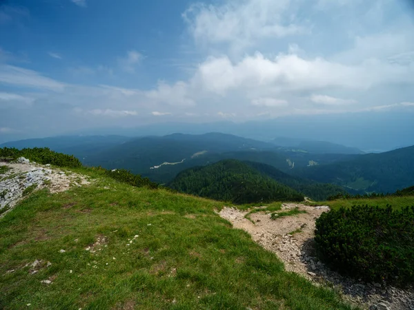 Sentieri Escursionistici Ghiaia Montagne Tatra Slovacchia Verdi Colline Estive Con — Foto Stock